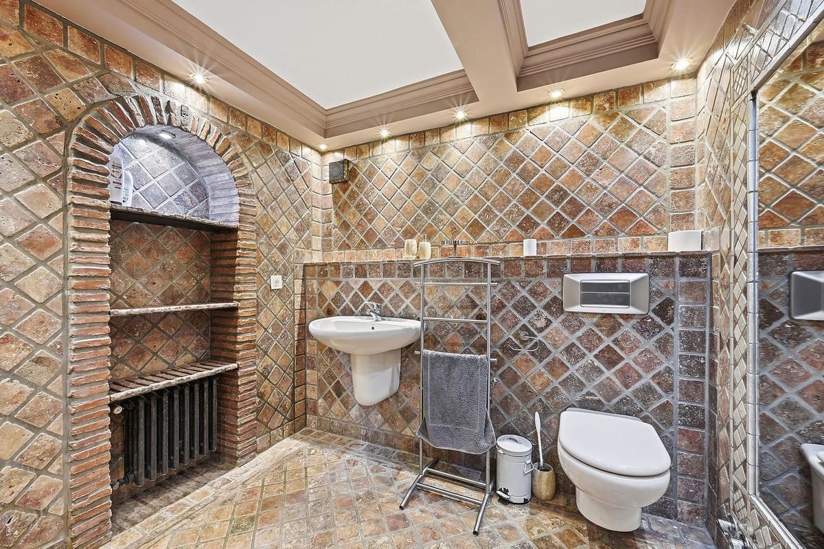 4 soveværelse Villa til salg i Las Chapas med swimmingpool garage - € 2.495.000 (Ref: 9665562)