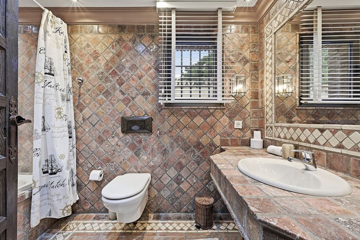 4 soveværelse Villa til salg i Las Chapas med swimmingpool garage - € 2.495.000 (Ref: 9665562)