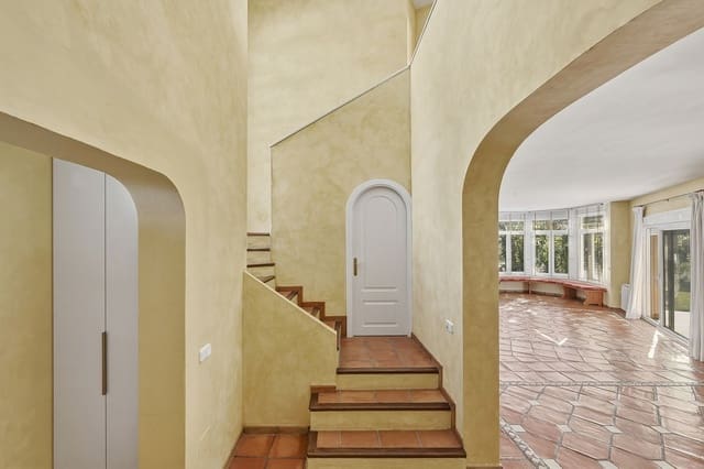 2 slaapkamer Villa te koop in La Reserva, Marbella met zwembad garage - € 990.000 (Ref: 9685617)