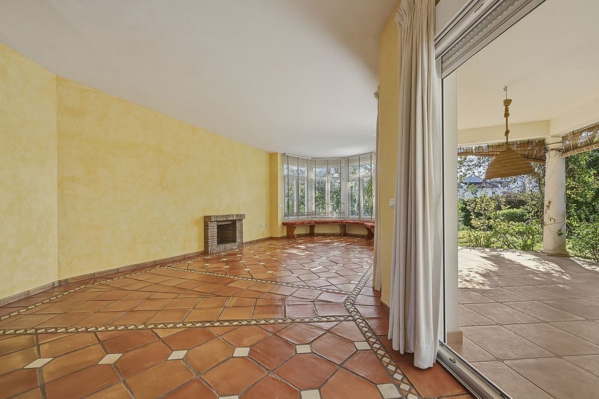 2 slaapkamer Villa te koop in La Reserva met zwembad garage - € 990.000 (Ref: 9685617)