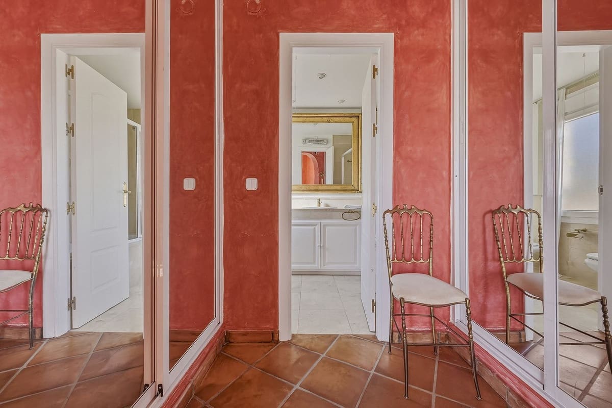 2 slaapkamer Villa te koop in La Reserva met zwembad garage - € 990.000 (Ref: 9685617)