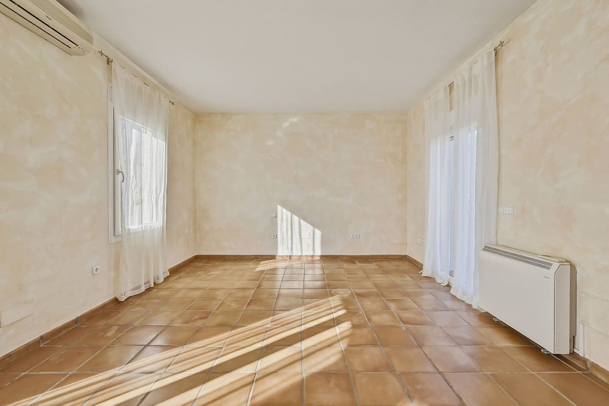 2 slaapkamer Villa te koop in La Reserva met zwembad garage - € 990.000 (Ref: 9685617)