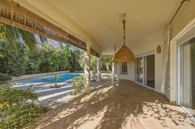 2 soverom Villa til salgs i La Reserva, Marbella med svømmebasseng garasje - € 990 000 (Ref: 9685617)