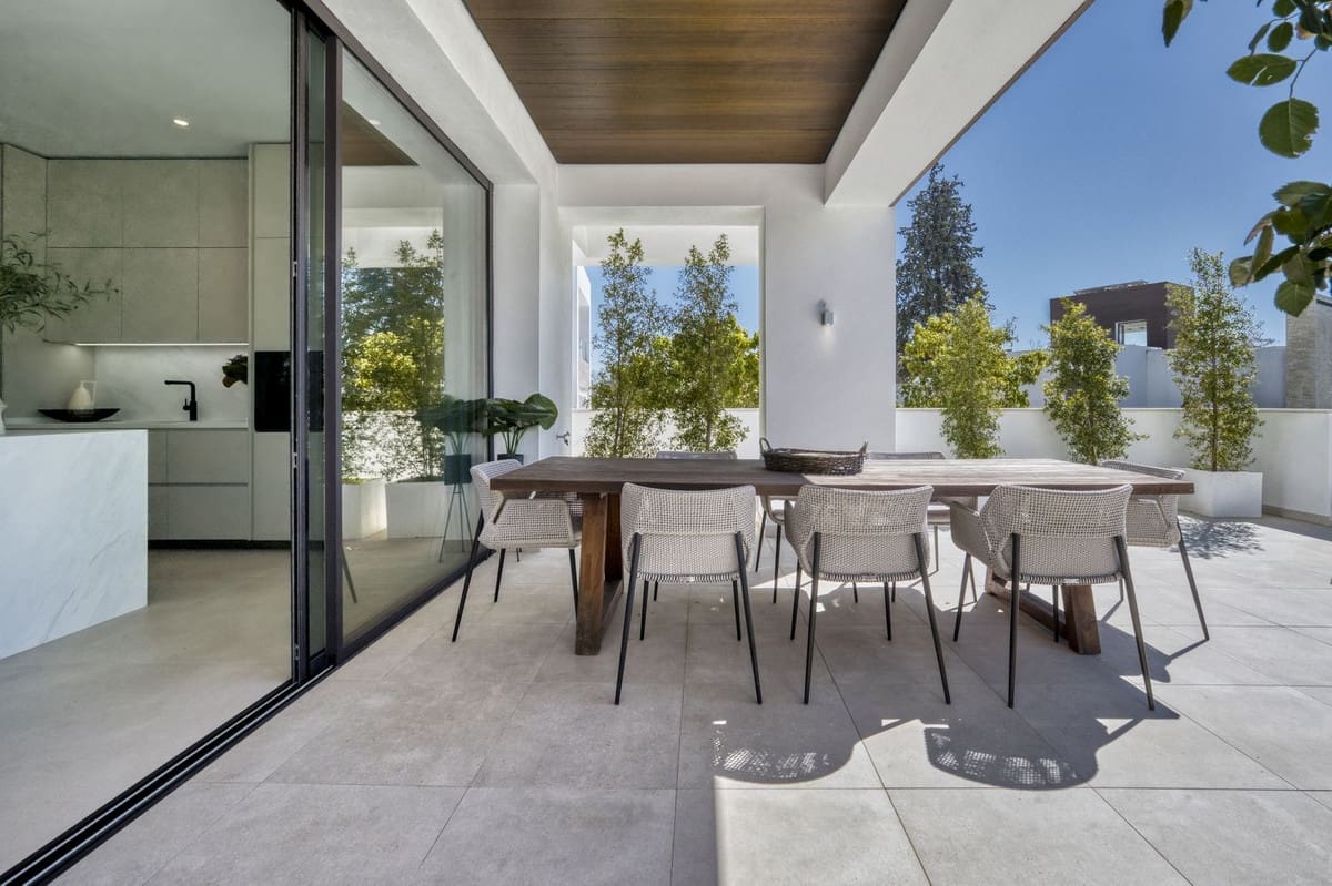 4 sypialnia Willa na sprzedaż w Marbella z basenem garażem - 4 500 000 € (Ref: 9720479)