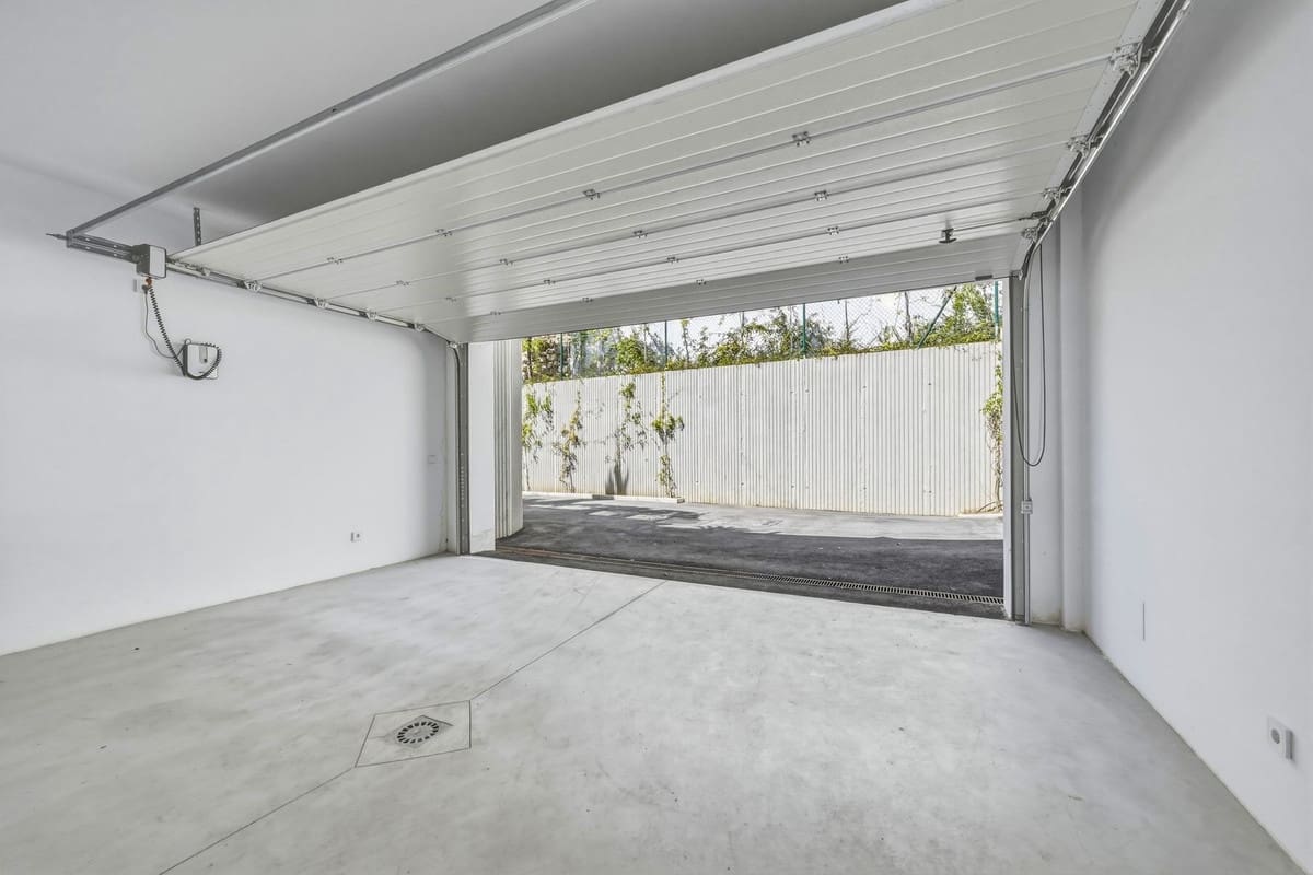 4 sypialnia Willa na sprzedaż w Marbella z basenem garażem - 4 500 000 € (Ref: 9720479)