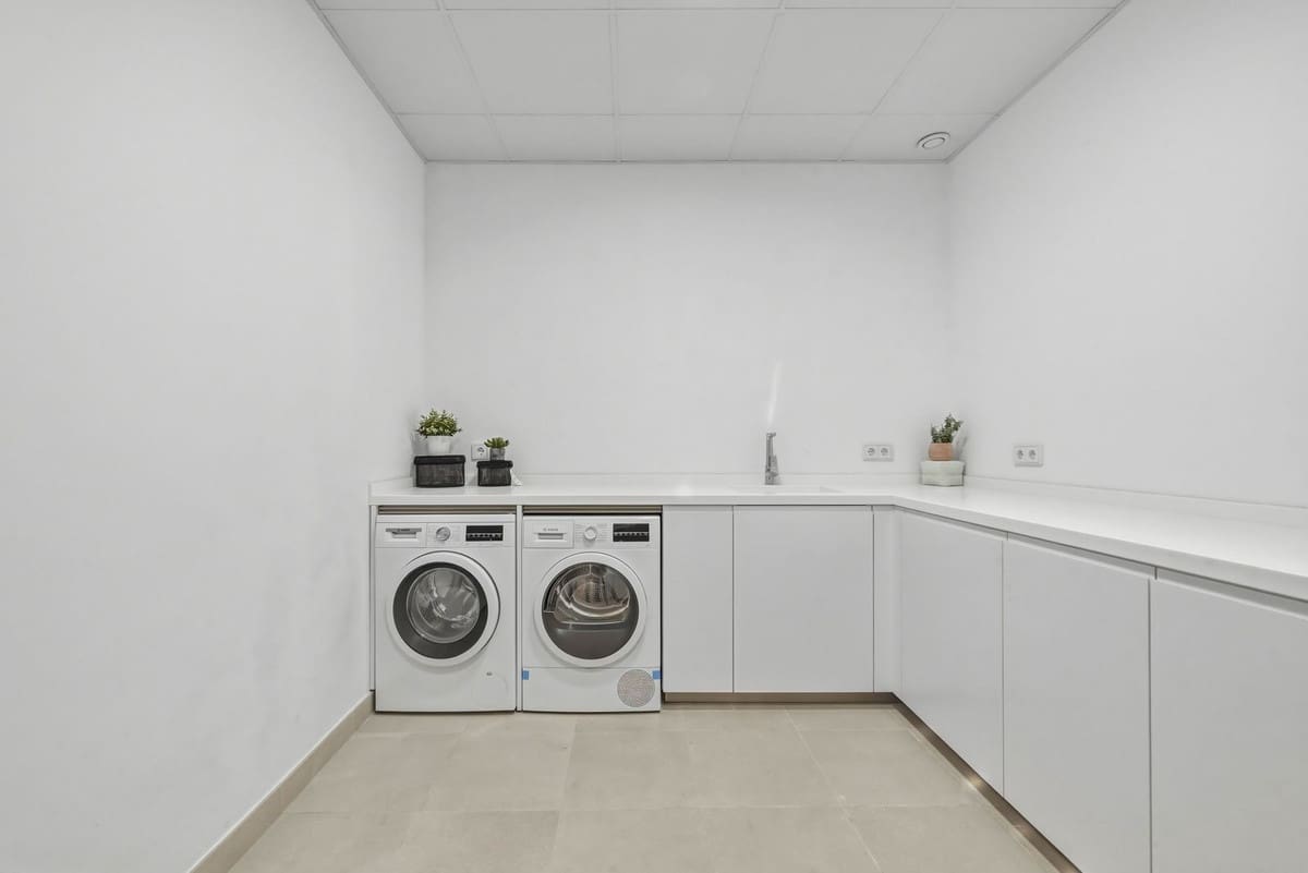 4 sypialnia Willa na sprzedaż w Marbella z basenem garażem - 4 500 000 € (Ref: 9720479)