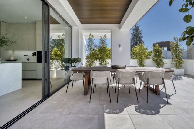 4 sypialnia Willa na sprzedaż w Marbella z basenem garażem - 4 500 000 € (Ref: 9720479)