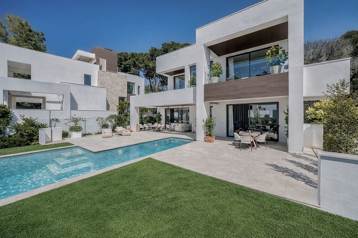 4 soverom Villa til salgs i Marbella med svømmebasseng garasje - € 4 500 000 (Ref: 9720479)