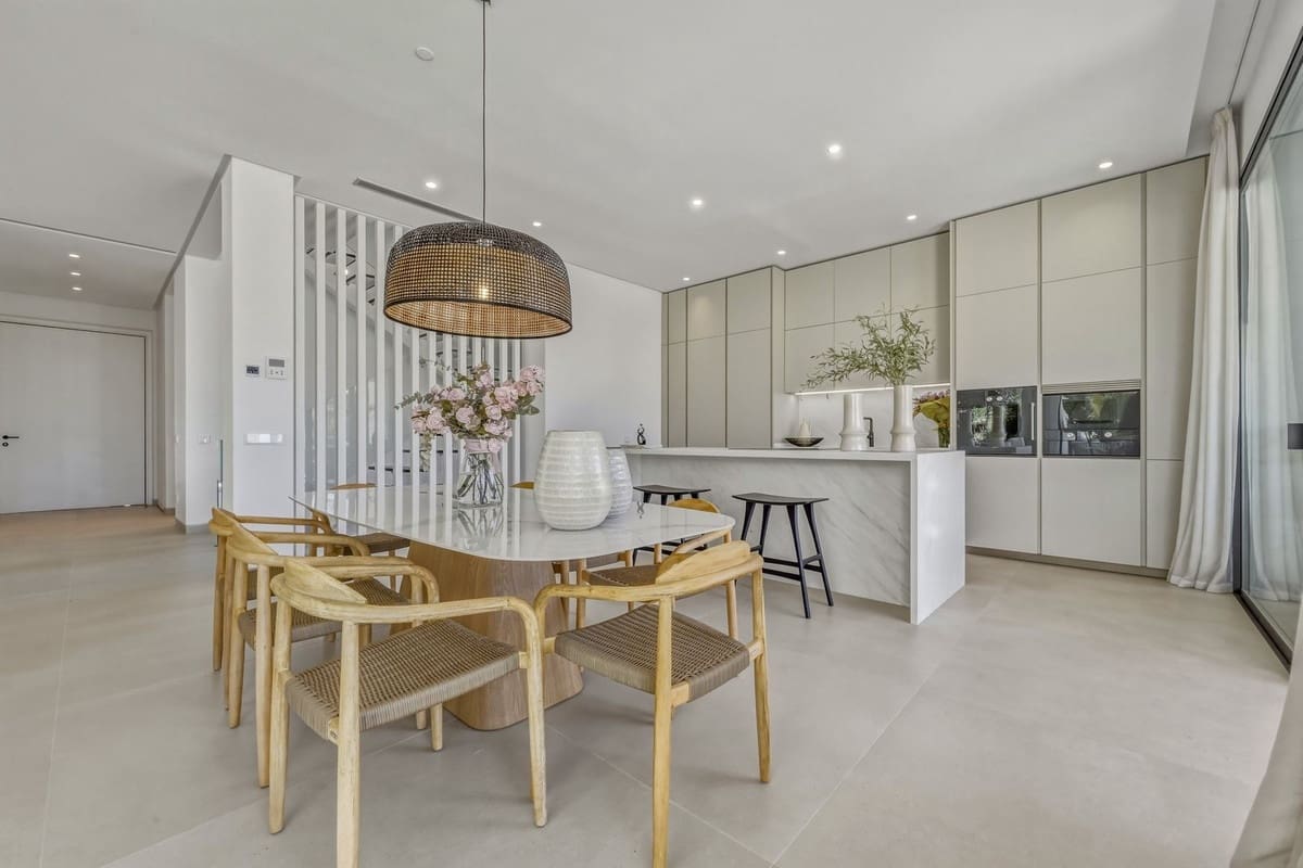 4 soverom Villa til salgs i Marbella med svømmebasseng garasje - € 4 500 000 (Ref: 9720479)