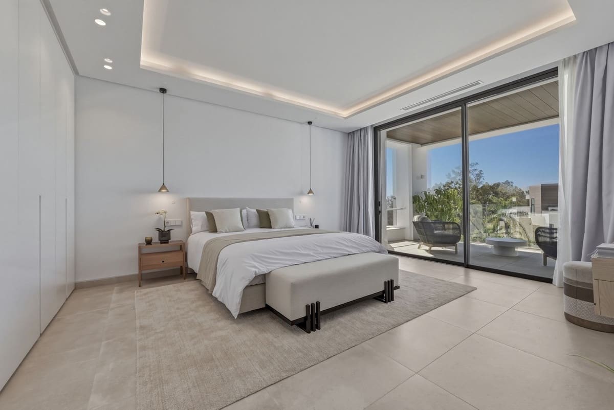 4 soverom Villa til salgs i Marbella med svømmebasseng garasje - € 4 500 000 (Ref: 9720479)
