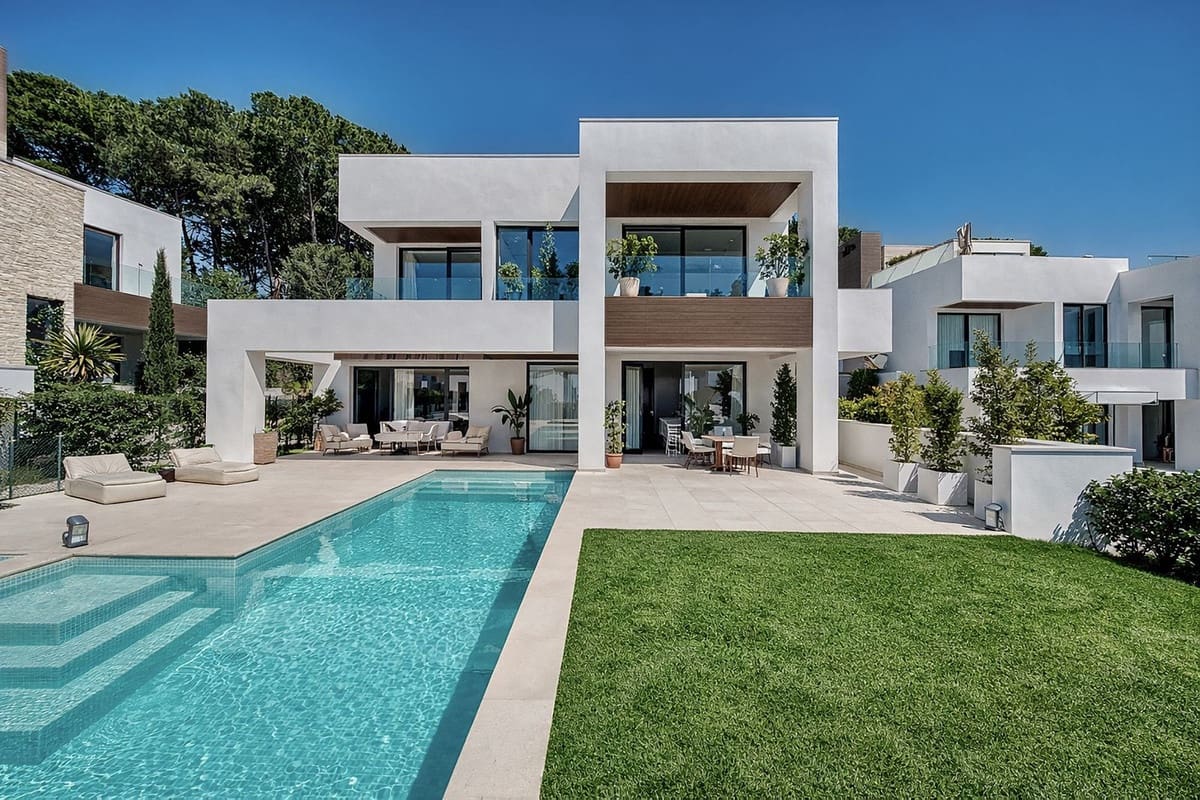 4 soverom Villa til salgs i Marbella med svømmebasseng garasje - € 4 500 000 (Ref: 9720479)