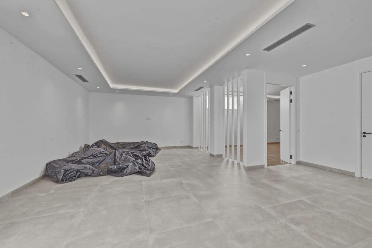 4 soverom Villa til salgs i Marbella med svømmebasseng garasje - € 4 500 000 (Ref: 9720479)