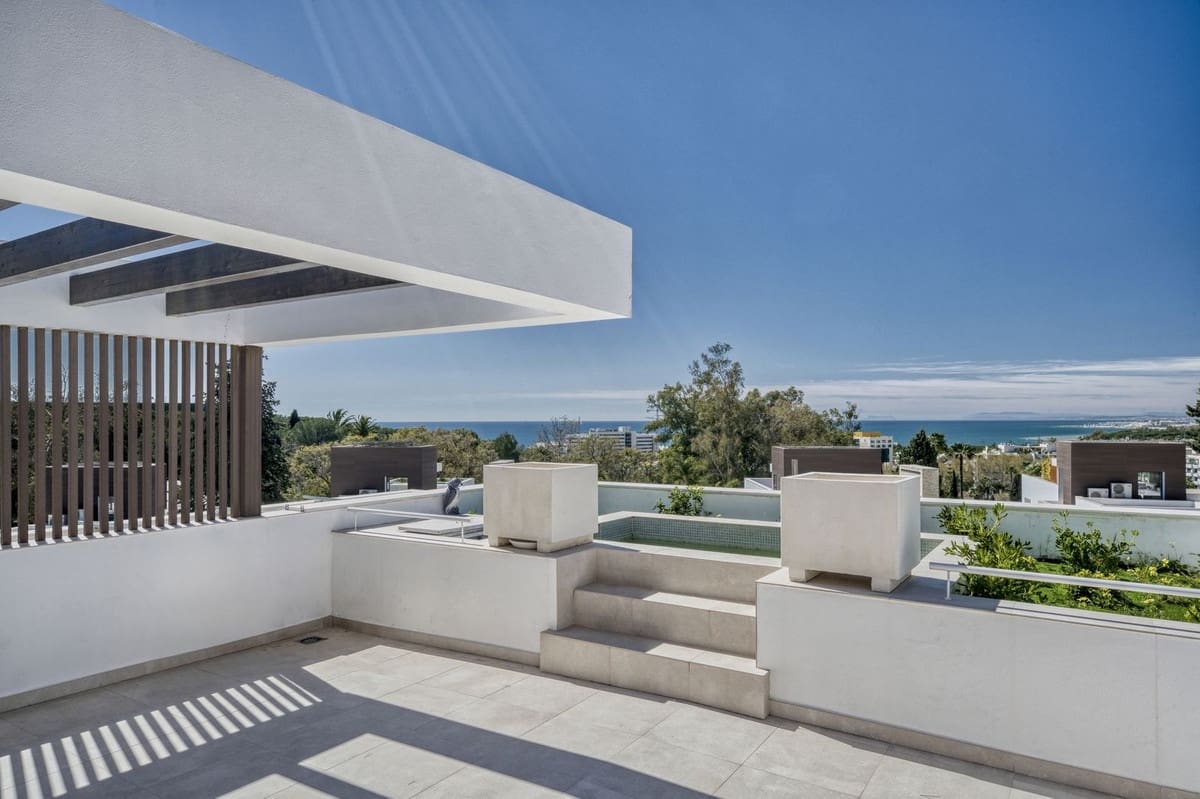 4 soverom Villa til salgs i Marbella med svømmebasseng garasje - € 4 500 000 (Ref: 9720479)
