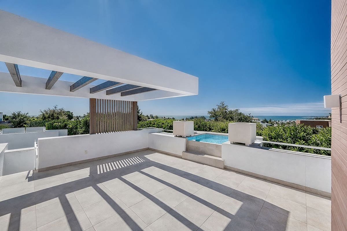 4 soverom Villa til salgs i Marbella med svømmebasseng garasje - € 4 500 000 (Ref: 9720479)