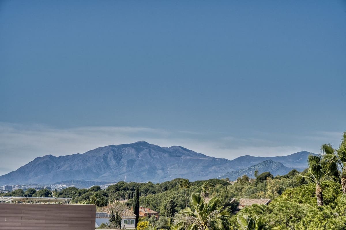 4 soverom Villa til salgs i Marbella med svømmebasseng garasje - € 4 500 000 (Ref: 9720479)