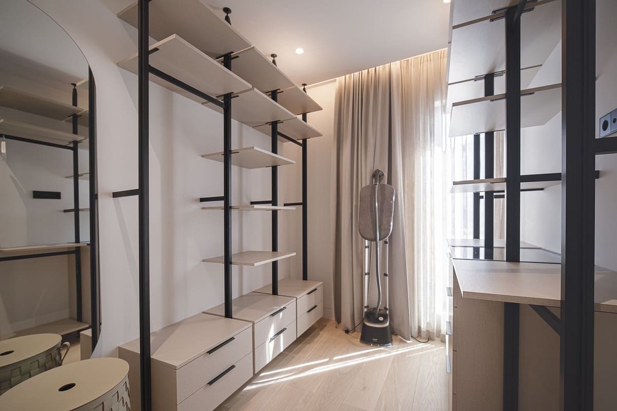 4 bedroom Villa for sale in Marbesa with pool garage - € 4,000,000 (Ref: 9733937)