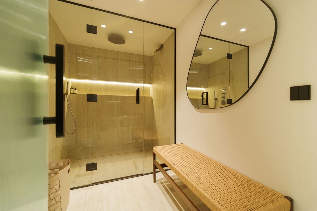 4 bedroom Villa for sale in Marbesa with pool garage - € 4,000,000 (Ref: 9733937)