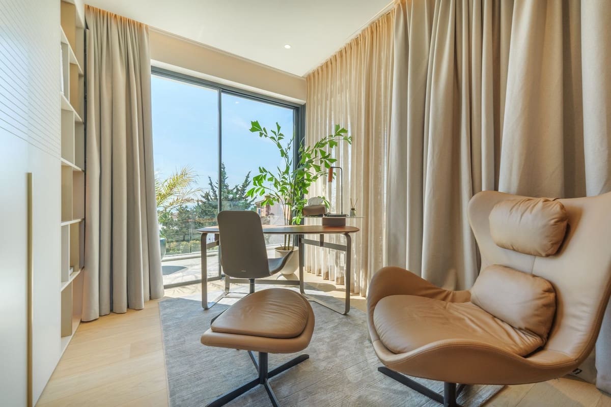 4 bedroom Villa for sale in Marbesa with pool garage - € 4,000,000 (Ref: 9733937)