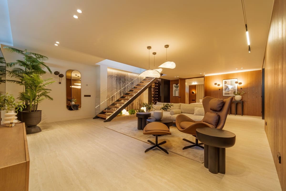 4 bedroom Villa for sale in Marbesa with pool garage - € 4,000,000 (Ref: 9733937)