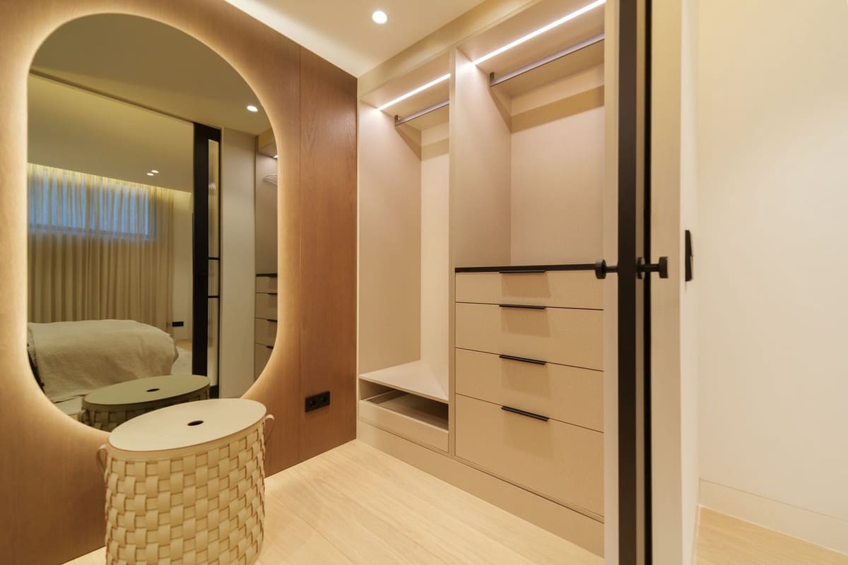 4 bedroom Villa for sale in Marbesa with pool garage - € 4,000,000 (Ref: 9733937)