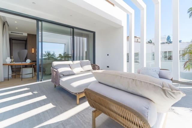 Chalet de 4 habitaciones en Marbesa, Marbella en venta con piscina garaje - 4.000.000 € (Ref: 9733937)