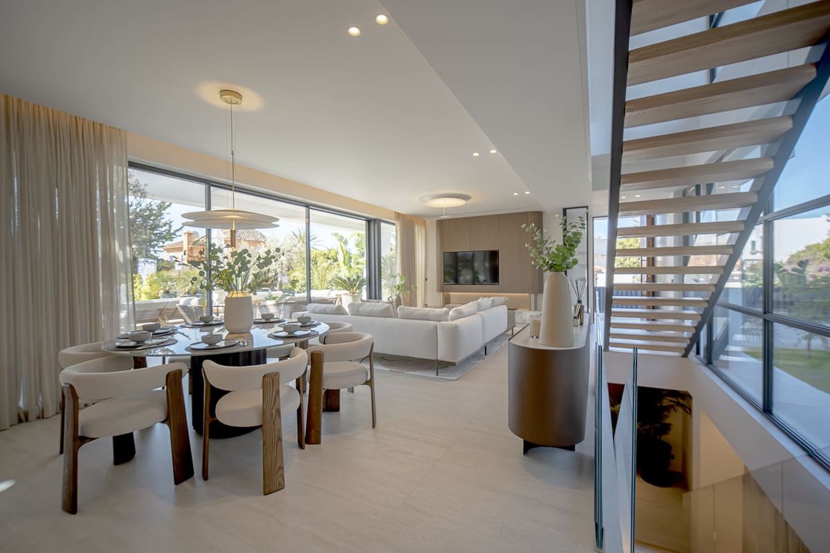 4 bedroom Villa for sale in Marbesa with pool garage - € 4,000,000 (Ref: 9733937)