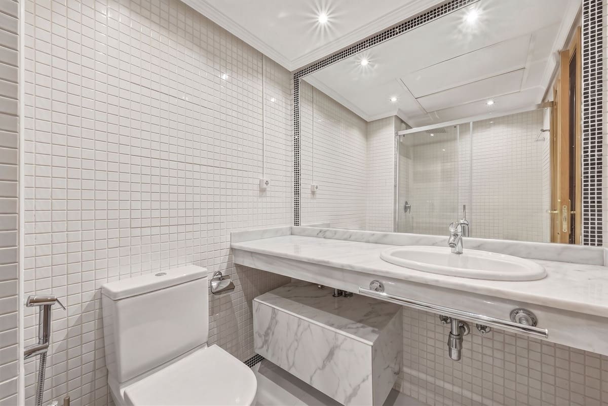 2 slaapkamer Appartement te koop in Carib Playa met zwembad garage - € 395.000 (Ref: 9777123)