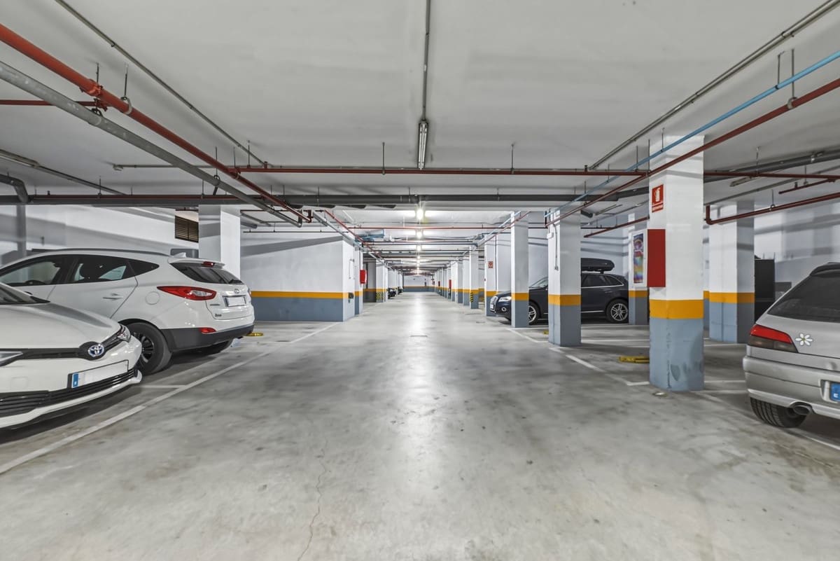 2 slaapkamer Appartement te koop in Carib Playa met zwembad garage - € 395.000 (Ref: 9777123)