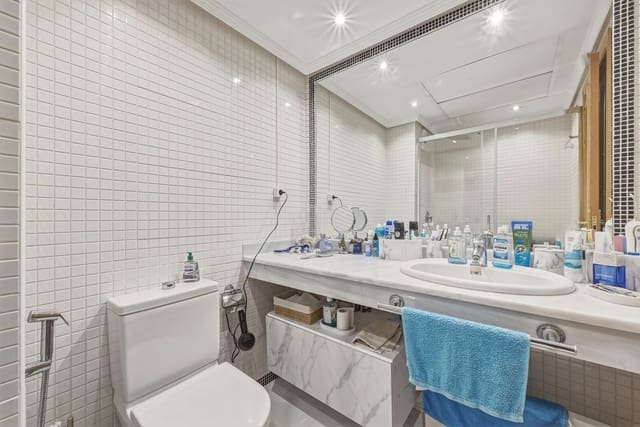 2 slaapkamer Appartement te koop in Carib Playa, Marbella met zwembad garage - € 395.000 (Ref: 9777123)