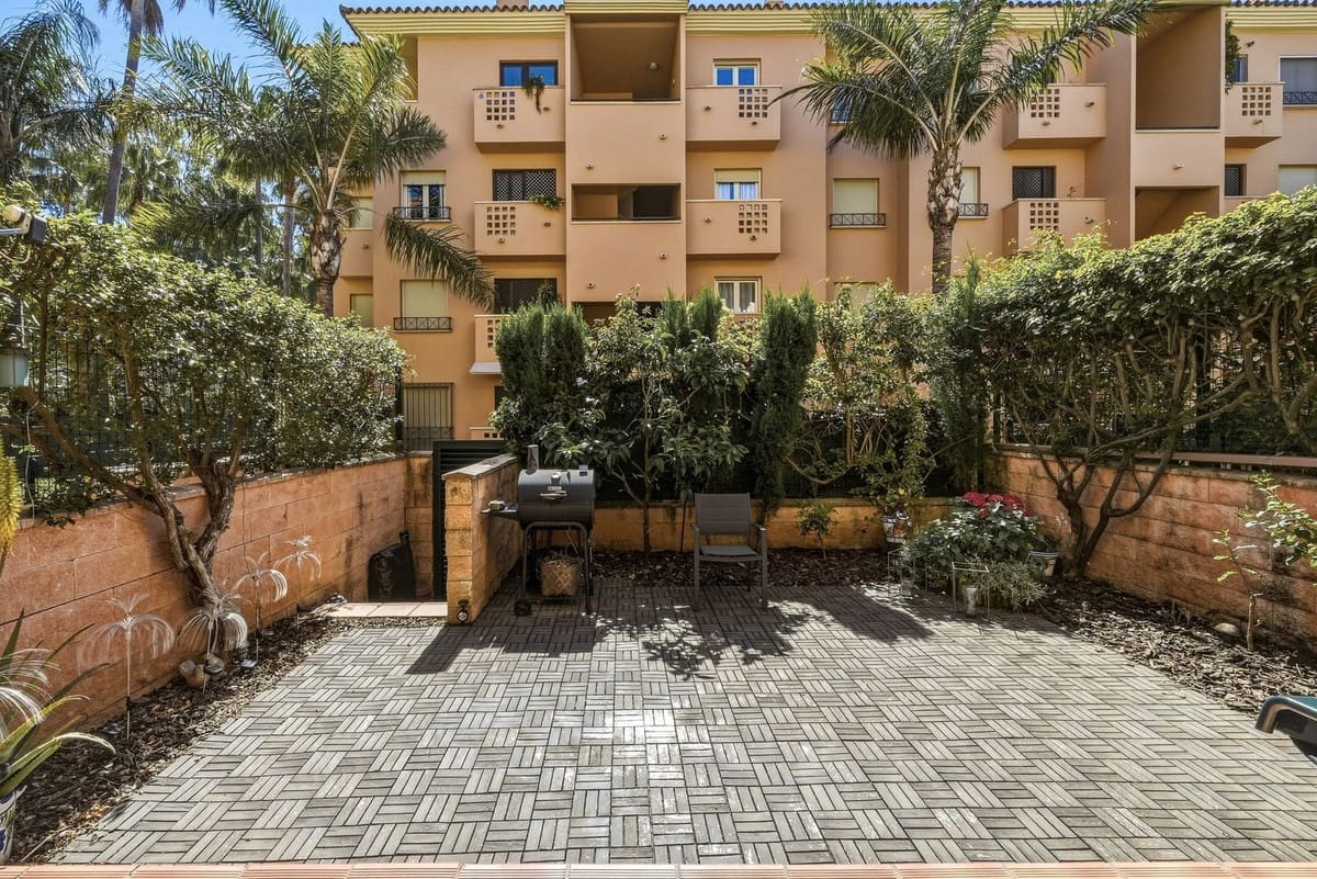 2 slaapkamer Appartement te koop in Carib Playa met zwembad garage - € 395.000 (Ref: 9777123)