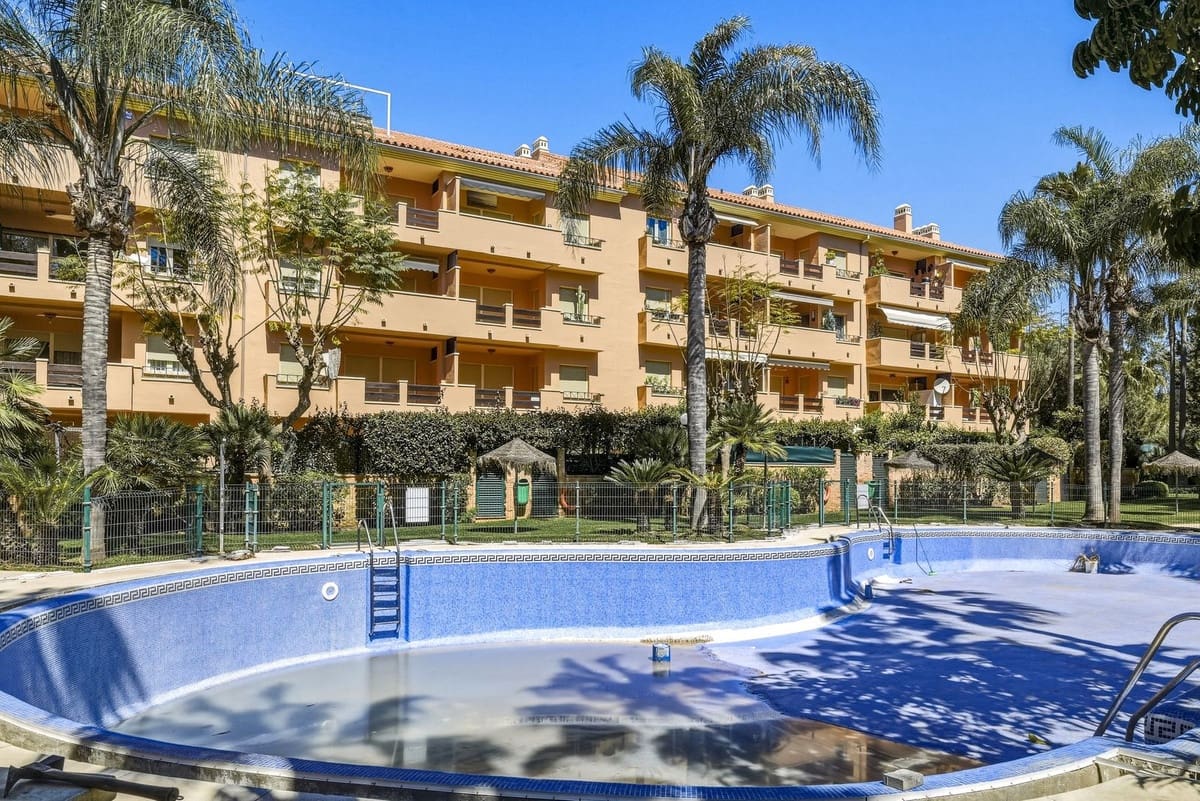 2 slaapkamer Appartement te koop in Carib Playa met zwembad garage - € 395.000 (Ref: 9777123)