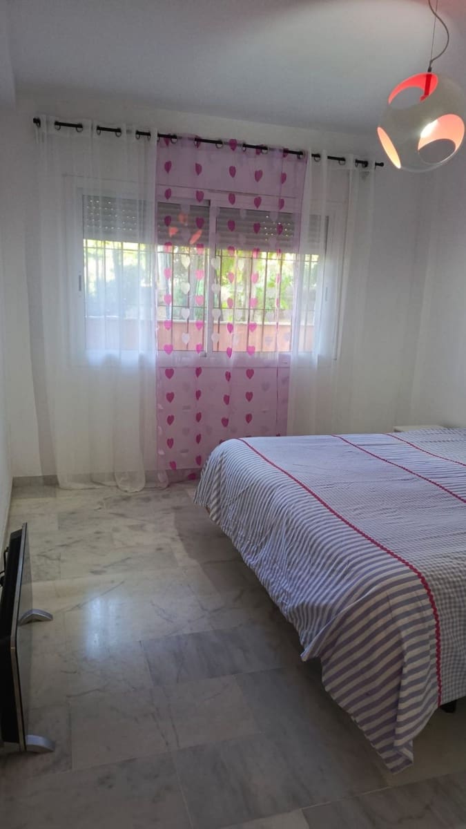 2 soveværelse Lejlighed til salg i La Reserva med swimmingpool garage - € 325.000 (Ref: 9782502)