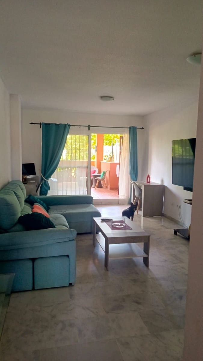 2 soveværelse Lejlighed til salg i La Reserva med swimmingpool garage - € 325.000 (Ref: 9782502)