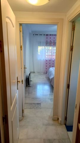 2 soveværelse Lejlighed til salg i La Reserva, Marbella med swimmingpool garage - € 325.000 (Ref: 9782502)