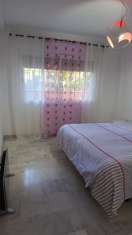 2 soveværelse Lejlighed til salg i La Reserva, Marbella med swimmingpool garage - € 325.000 (Ref: 9782502)