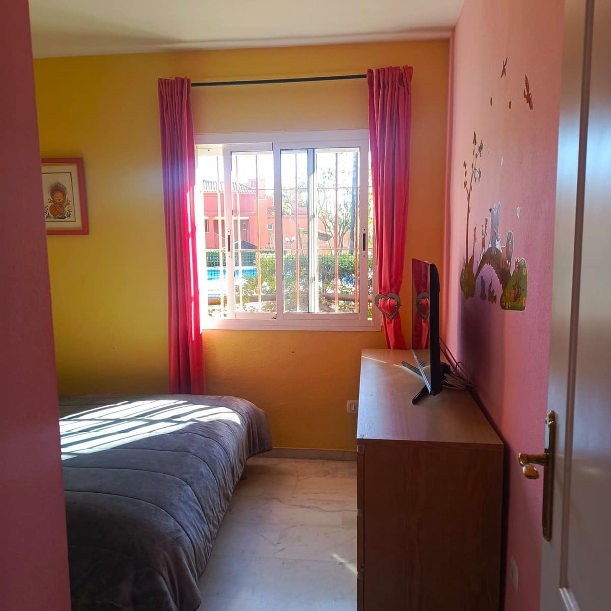 2 soveværelse Lejlighed til salg i La Reserva med swimmingpool garage - € 325.000 (Ref: 9782502)