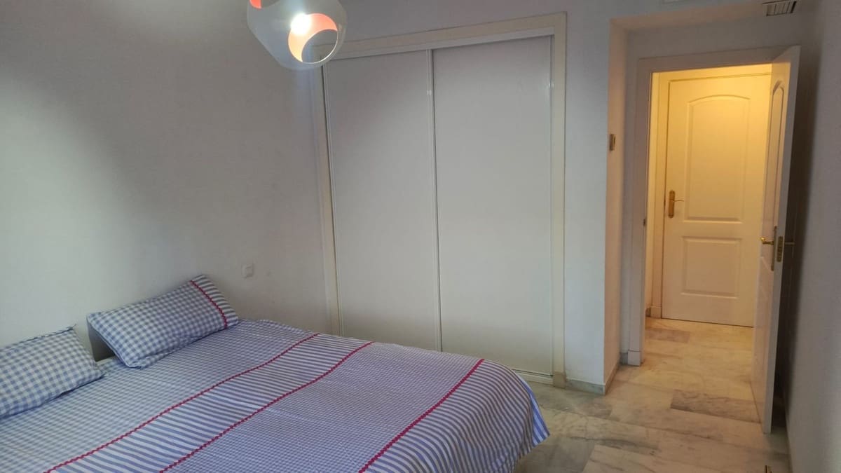 2 soveværelse Lejlighed til salg i La Reserva med swimmingpool garage - € 325.000 (Ref: 9782502)