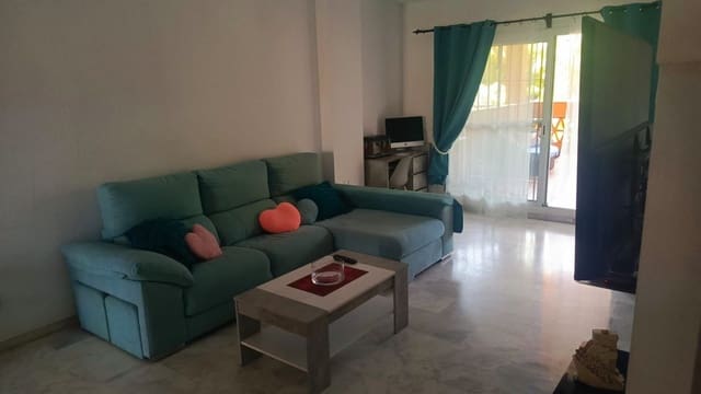 2 soveværelse Lejlighed til salg i La Reserva, Marbella med swimmingpool garage - € 325.000 (Ref: 9782502)