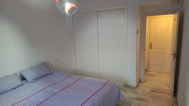 2 soveværelse Lejlighed til salg i La Reserva, Marbella med swimmingpool garage - € 325.000 (Ref: 9782502)