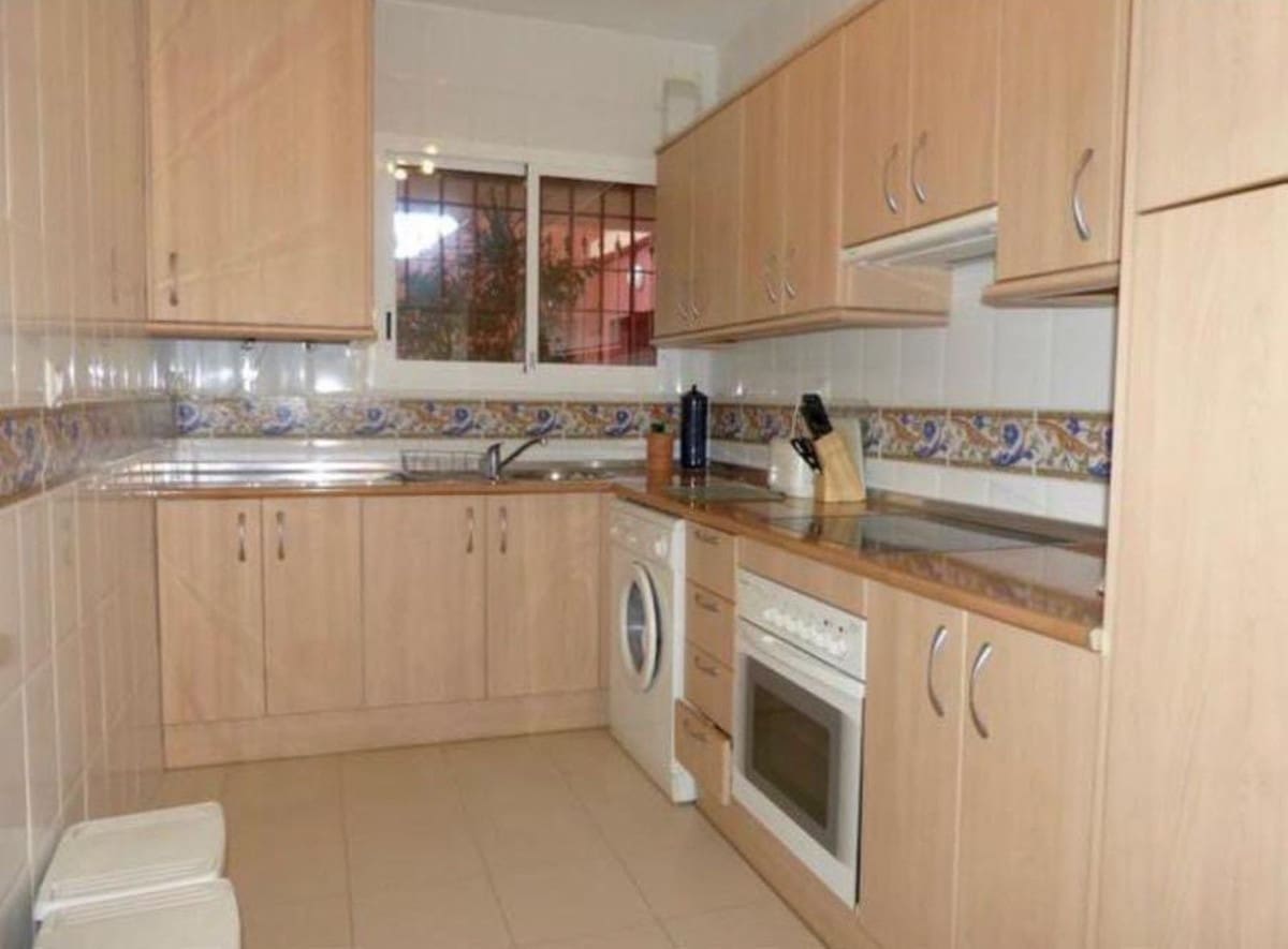 2 soveværelse Lejlighed til salg i La Reserva med swimmingpool garage - € 325.000 (Ref: 9782502)