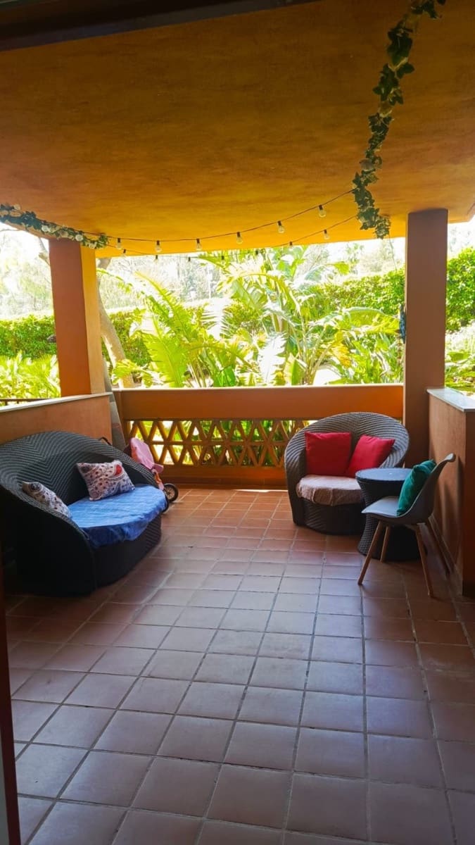 2 soveværelse Lejlighed til salg i La Reserva med swimmingpool garage - € 325.000 (Ref: 9782502)