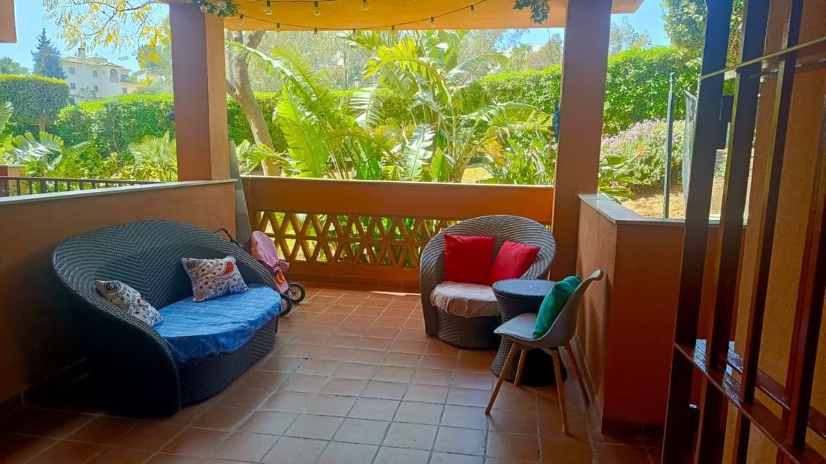 2 soveværelse Lejlighed til salg i La Reserva med swimmingpool garage - € 325.000 (Ref: 9782502)