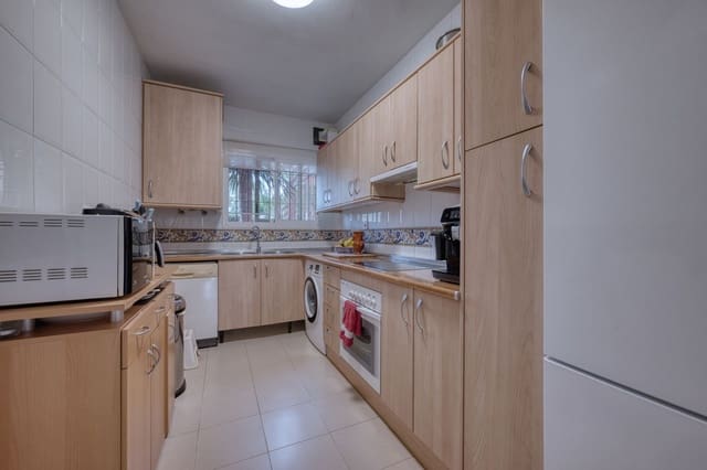 2 chambre Appartement à vendre à La Reserva, Marbella avec piscine garage - 325 000 € (Ref: 9782502)