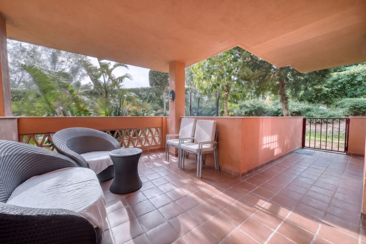 2 bedroom Apartment for sale in La Reserva with pool garage - € 325,000 (Ref: 9782502)