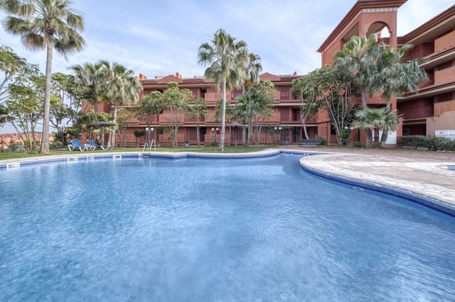 2 chambre Appartement à vendre à La Reserva, Marbella avec piscine garage - 325 000 € (Ref: 9782502)