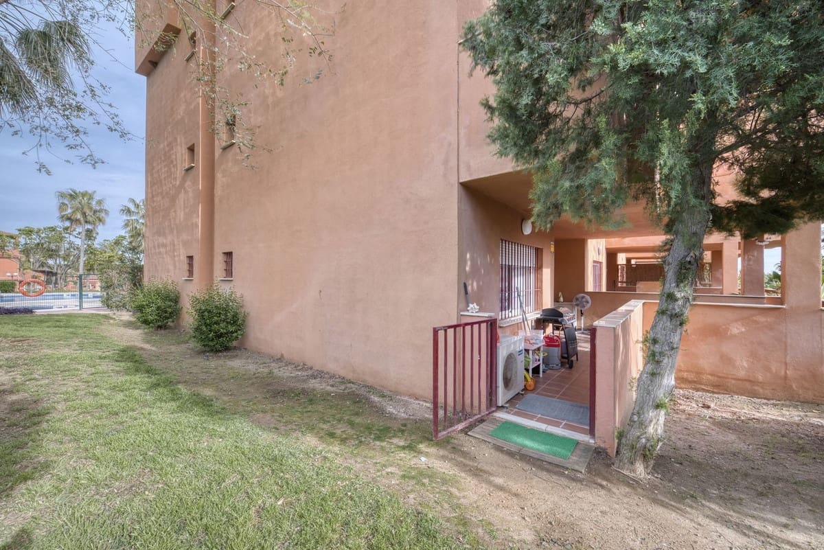 2 bedroom Apartment for sale in La Reserva with pool garage - € 325,000 (Ref: 9782502)