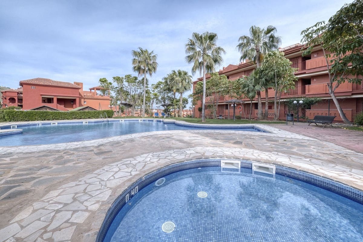 2 bedroom Apartment for sale in La Reserva with pool garage - € 325,000 (Ref: 9782502)