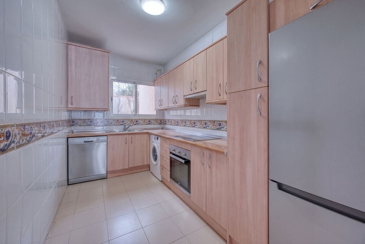 2 soverom Leilighet til salgs i La Reserva med svømmebasseng garasje - € 299 000 (Ref: 9789792)