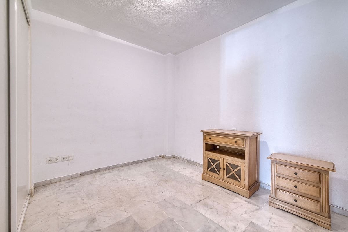2 soverom Leilighet til salgs i La Reserva med svømmebasseng garasje - € 299 000 (Ref: 9789792)