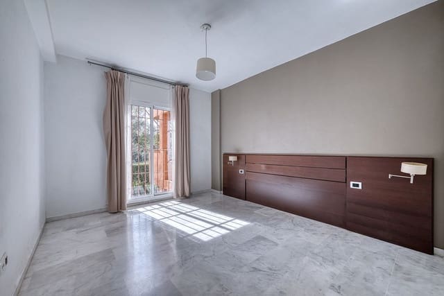 2 chambre Appartement à vendre à La Reserva, Marbella avec piscine garage - 299 000 € (Ref: 9789792)